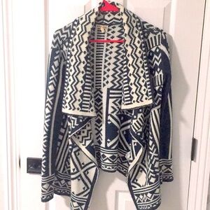 🩷3 for $20🩷 knit asymmetric sweater